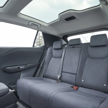 Die Rücksitzbank des Lexus RZ 450e