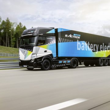 Mercedes-Benz eActros LongHaul mit eTrailer