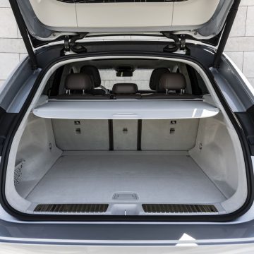 Kofferraum des Mercedes-Benz EQE SUV.