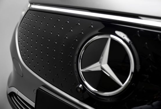Grillattrappe des Mercedes-Benz EQA