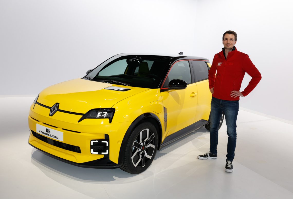 Renault 5 E-Tech Electric und Elektroautomobil-Redakteur Marcus Zacher
