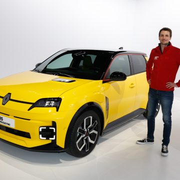 Renault 5 E-Tech Electric und Elektroautomobil-Redakteur Marcus Zacher